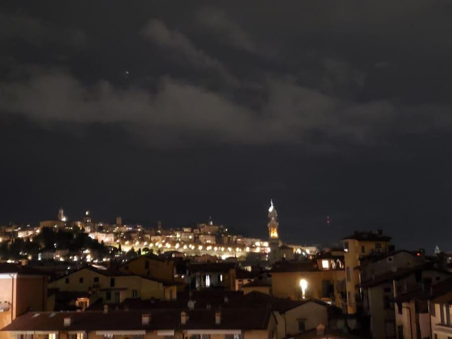 "La Me Ca" Intero Appartamento In Centro Con Vista Sui Colli 베르가모 외부 사진